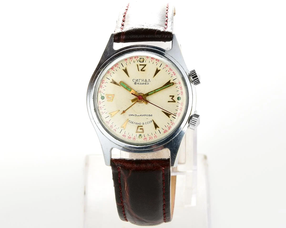 Signal vintage mechanical watch with alarm function