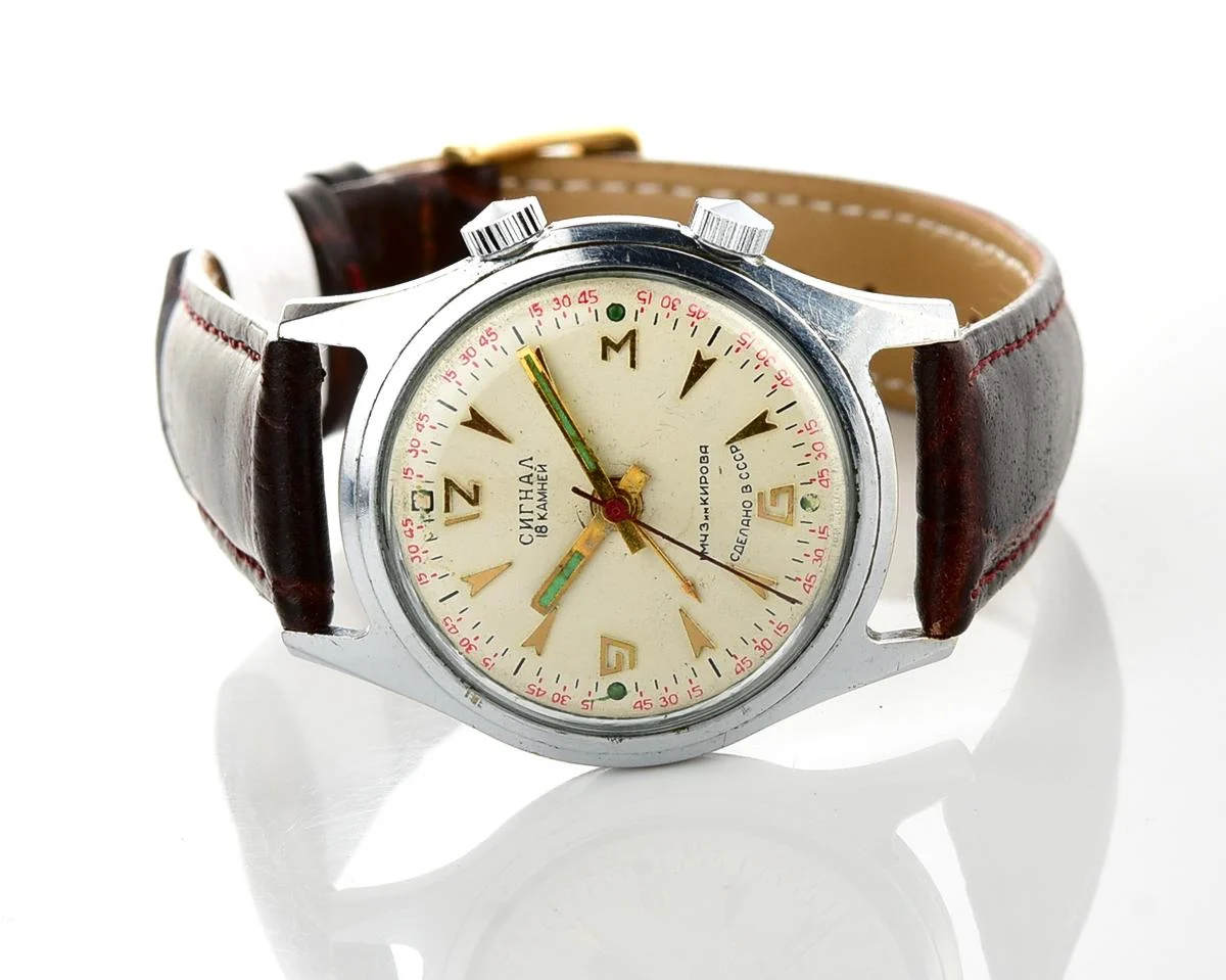Signal vintage mechanical watch with alarm function