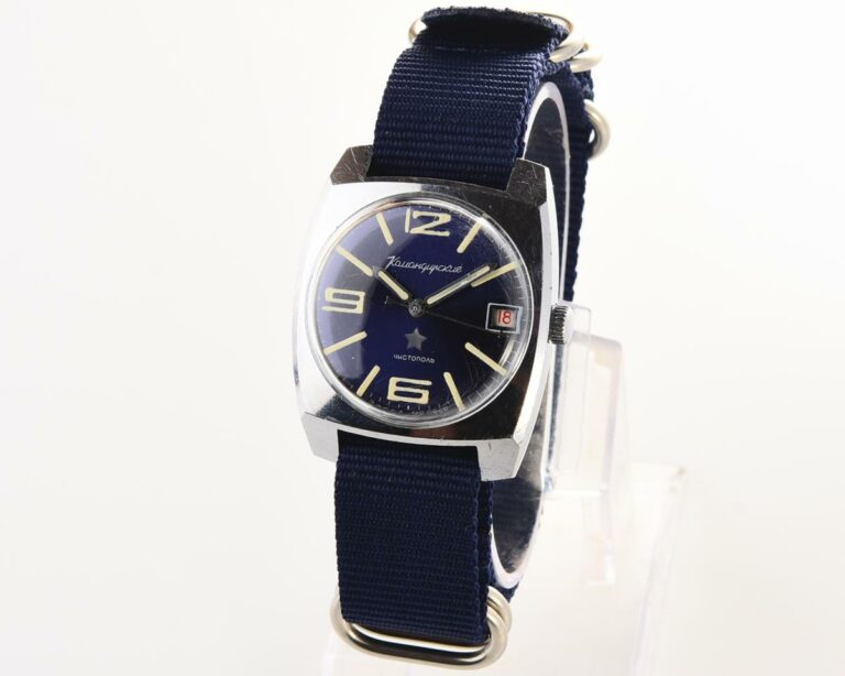 Soviet Vostok Komandirskie mechanical watch - Zakaz MO CCCP!