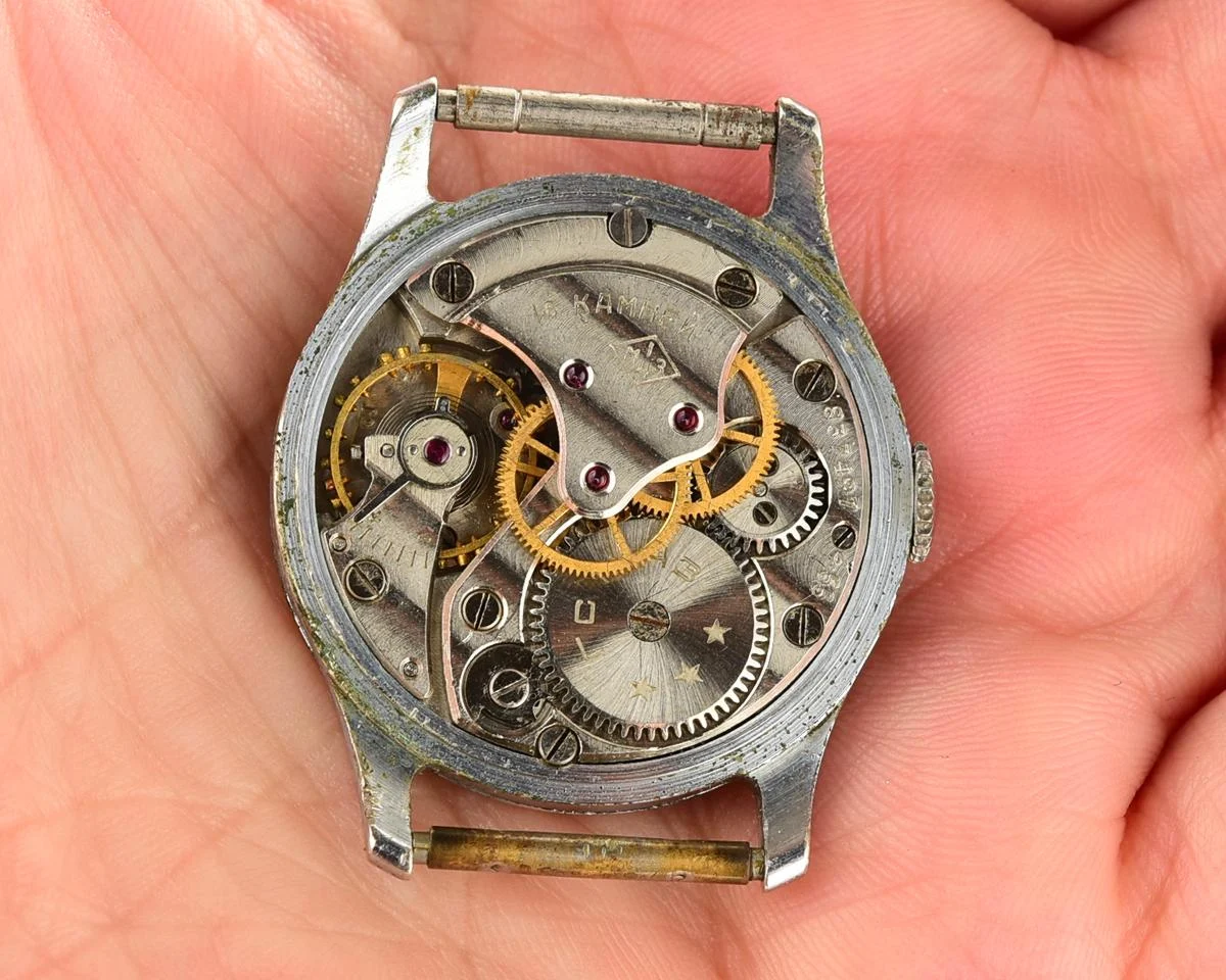 Moskva Soviet mechanical watch