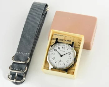 TIME CAPSULE: Soviet mechanical Pobeda watch in box – New Old Stock (NOS)!