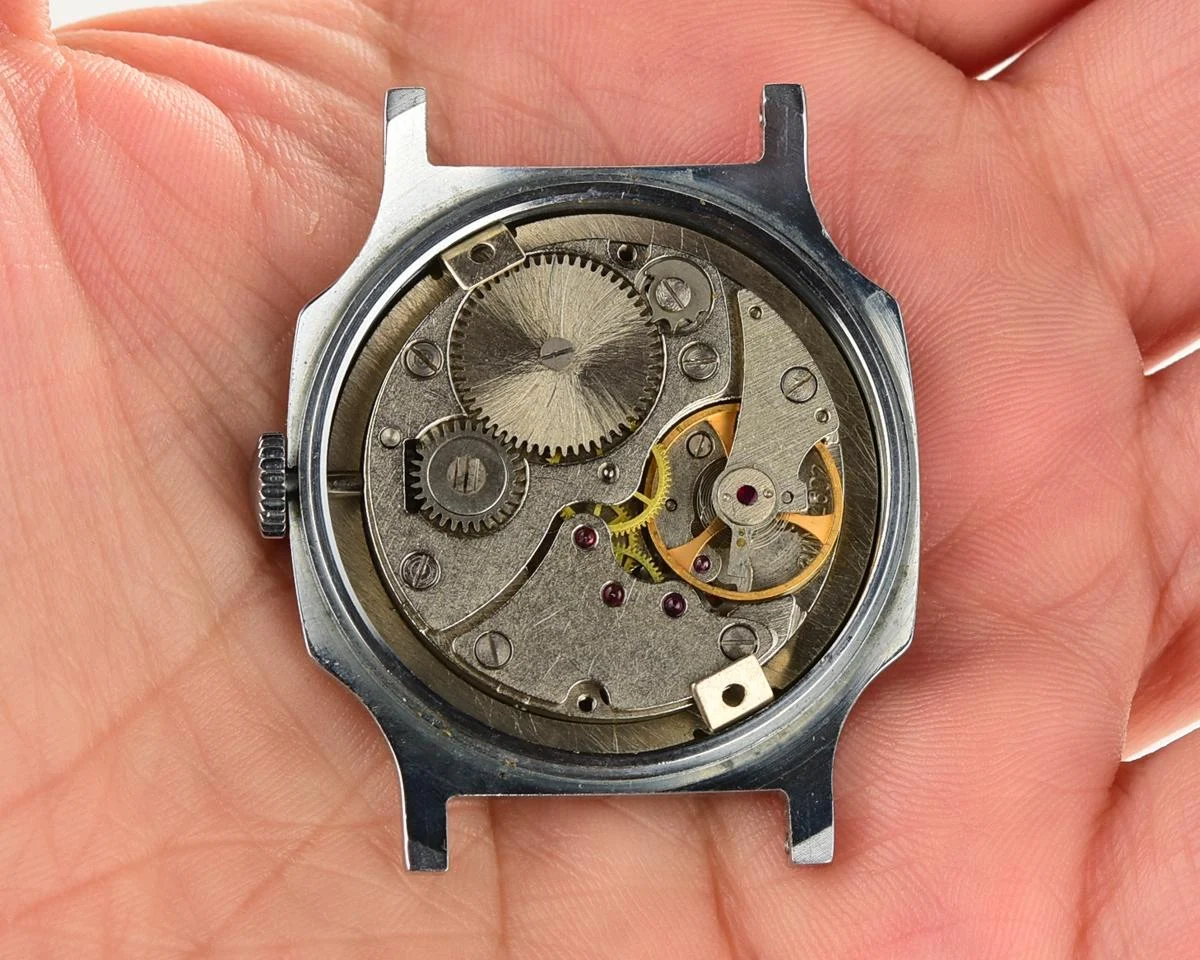 TIME CAPSULE: Soviet mechanical Pobeda watch in box – New Old Stock (NOS)!