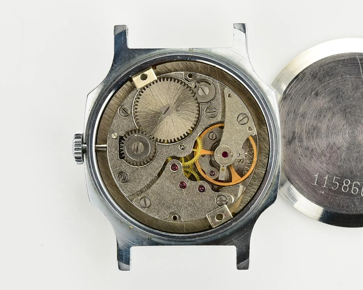 TIME CAPSULE: Soviet mechanical Pobeda watch in box – New Old Stock (NOS)!