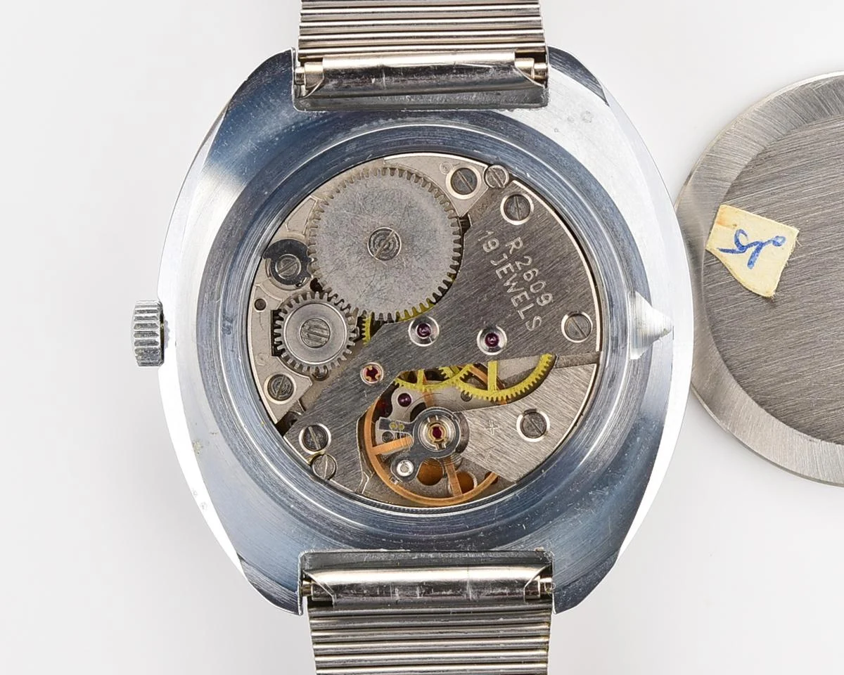 🇺🇦 TIME CAPSULE: Anniversary large vintage Raketa watch, New Old Stock (NOS)! – “50 years of UPA”