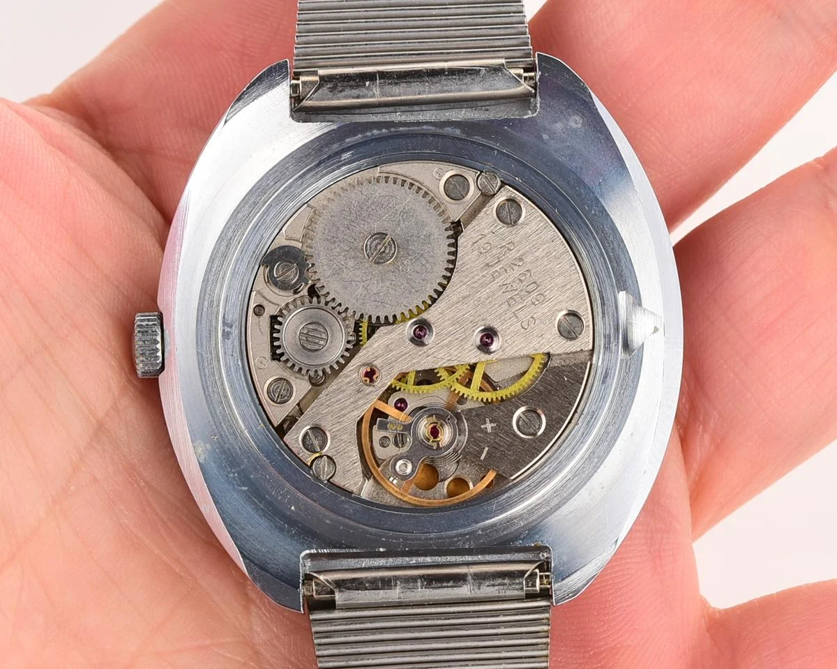 🇺🇦 TIME CAPSULE: Anniversary large vintage Raketa watch, New Old Stock (NOS)! – “50 years of UPA”
