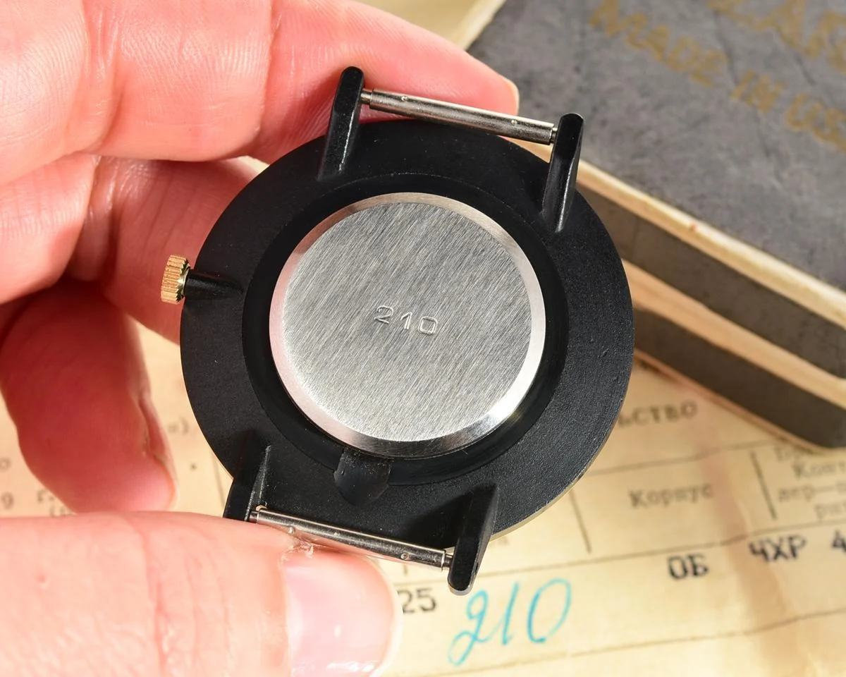 TIME CAPSULE: Large Soviet Sekonda (Zarya) mechanical wrist watch, New Old Stock (NOS)!