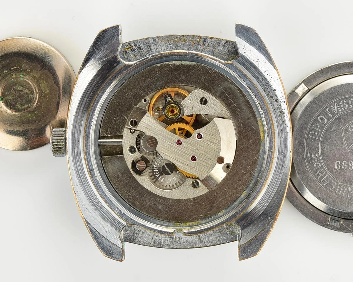 Vintage mechanical Zaria wrist watch