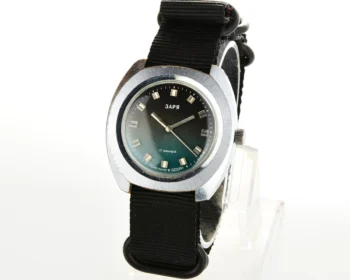 Vintage mechanical Zaria wrist watch