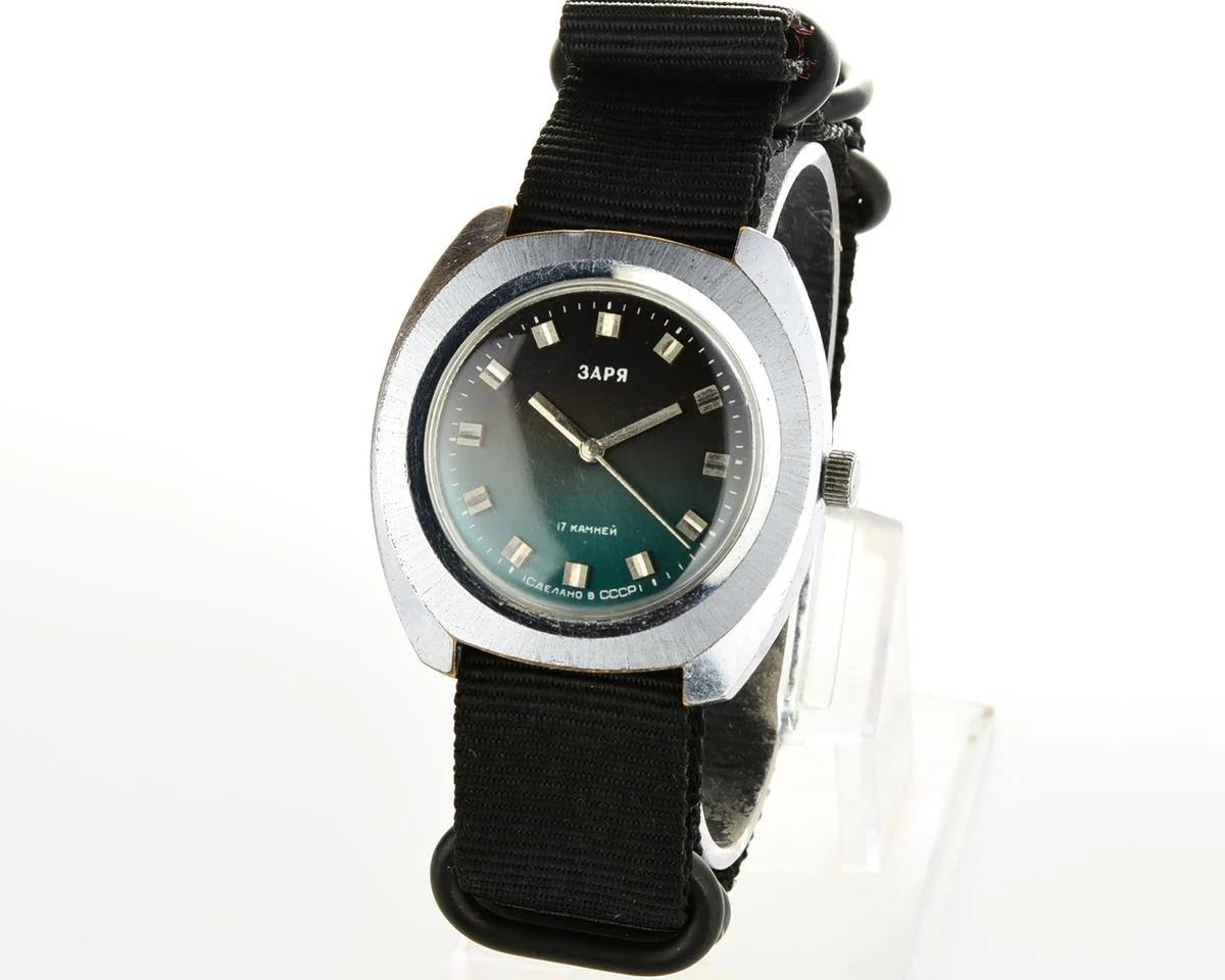 Vintage mechanical Zaria wrist watch