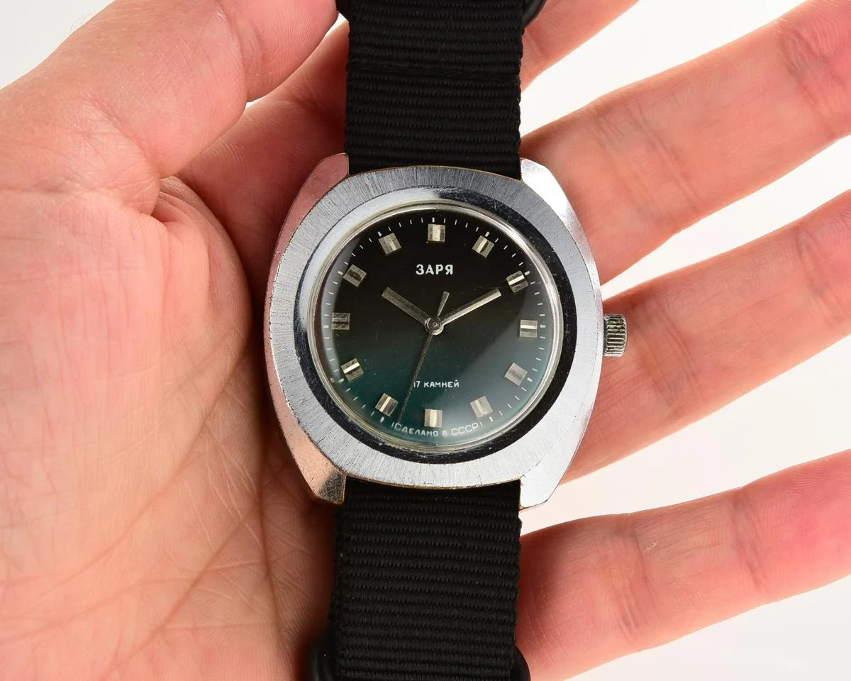 Vintage mechanical Zaria wrist watch