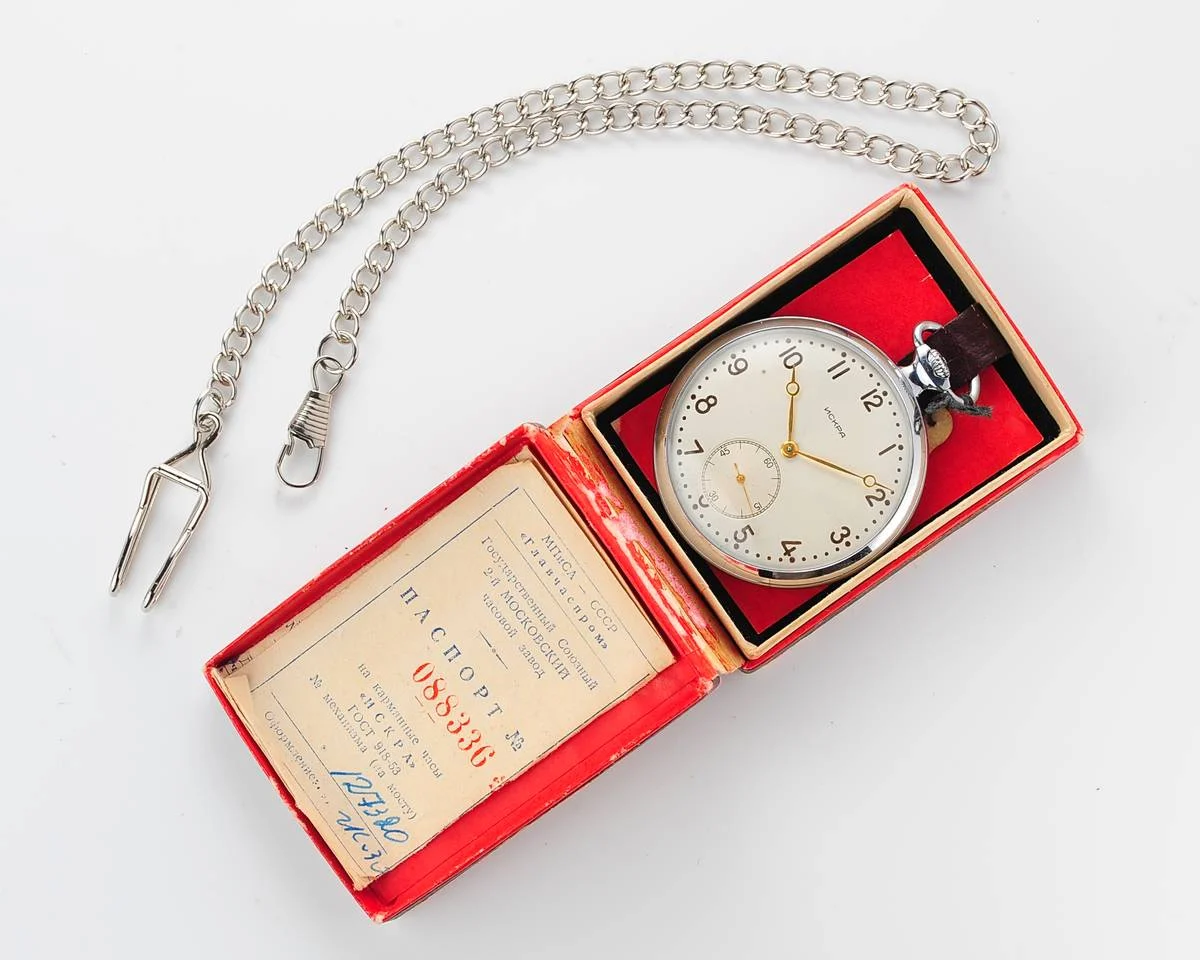 Rare: excellently preserved Iskra vintage Soviet pocket watch, from October 1956!
