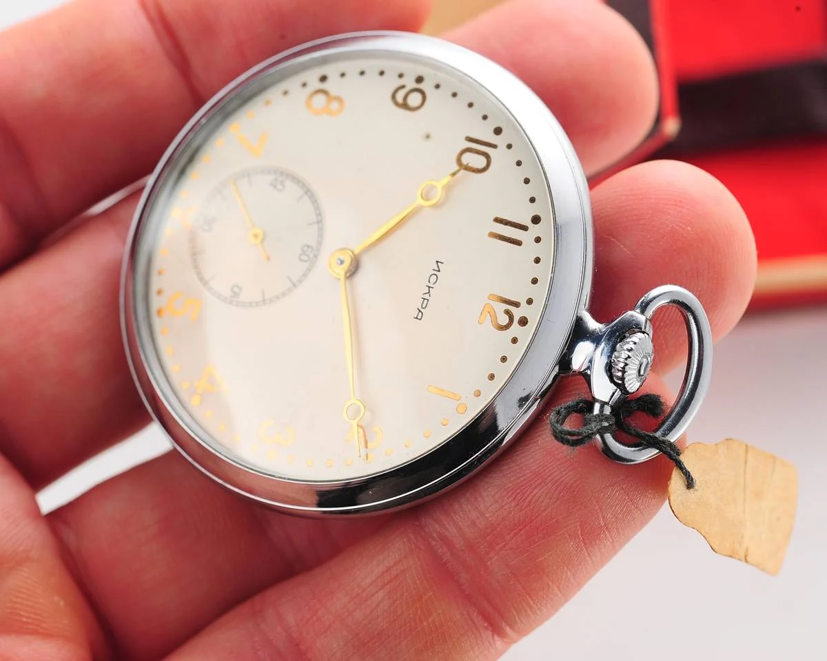Rare: excellently preserved Iskra vintage Soviet pocket watch, from October 1956!