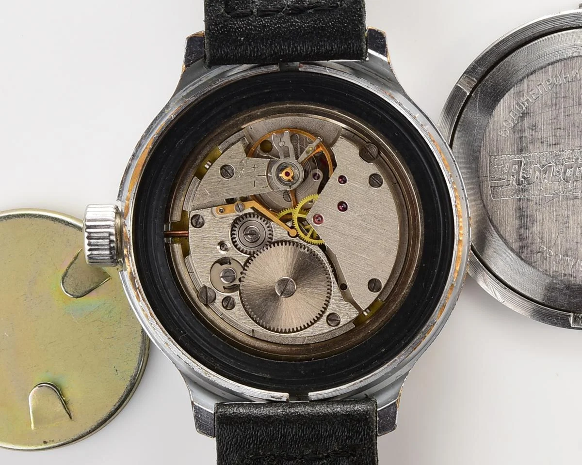 Vostok Amphibia mechanical watch – Komandirskie Submarine!