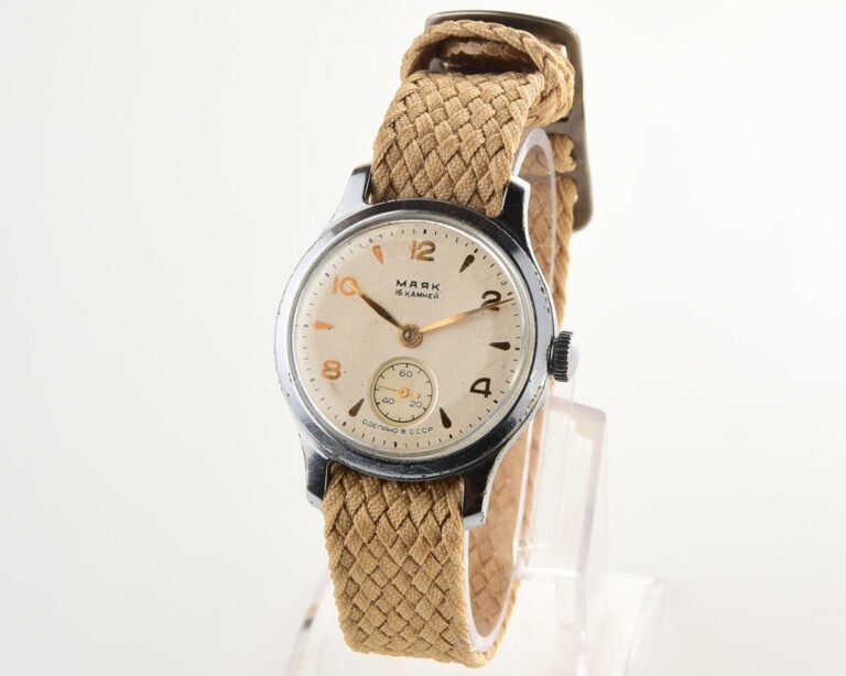 Vintage soviet MAYAK mechanical watch