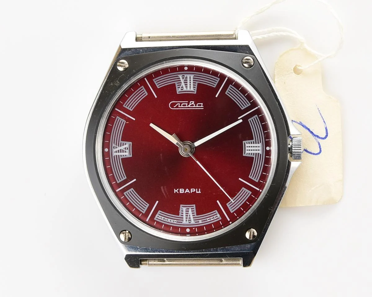 TIME CAPSULE: Soviet Slava with quartz movement – New Old Stock (NOS)!
