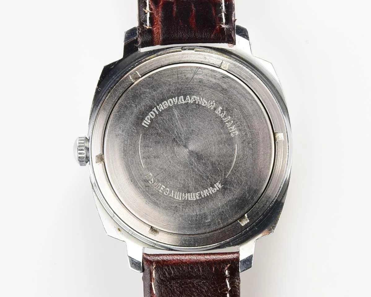 Rare: Vostok 2428 mechanical large vintage wrist watch with double calendar!