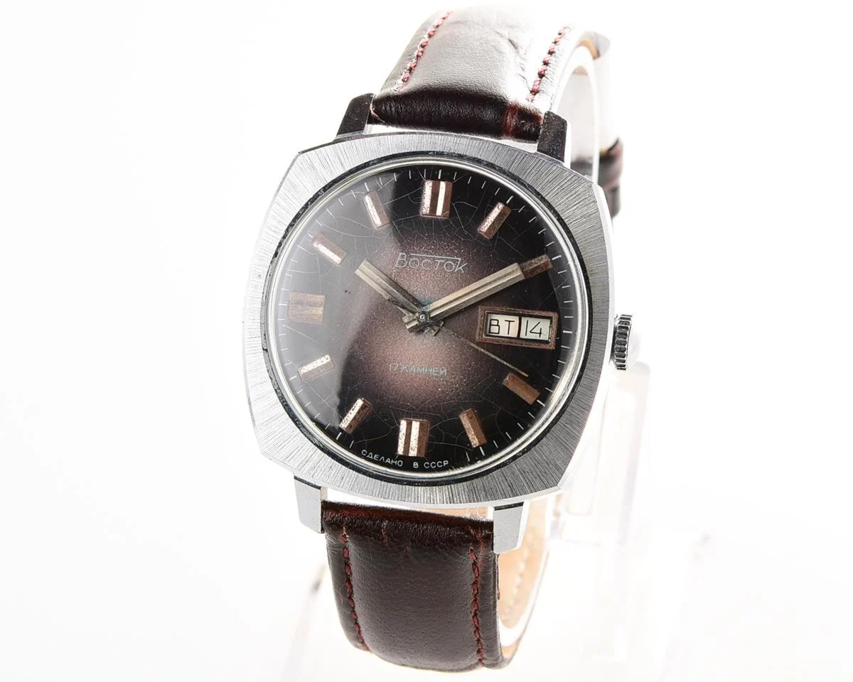 Rare: Vostok 2428 mechanical large vintage wrist watch with double calendar!