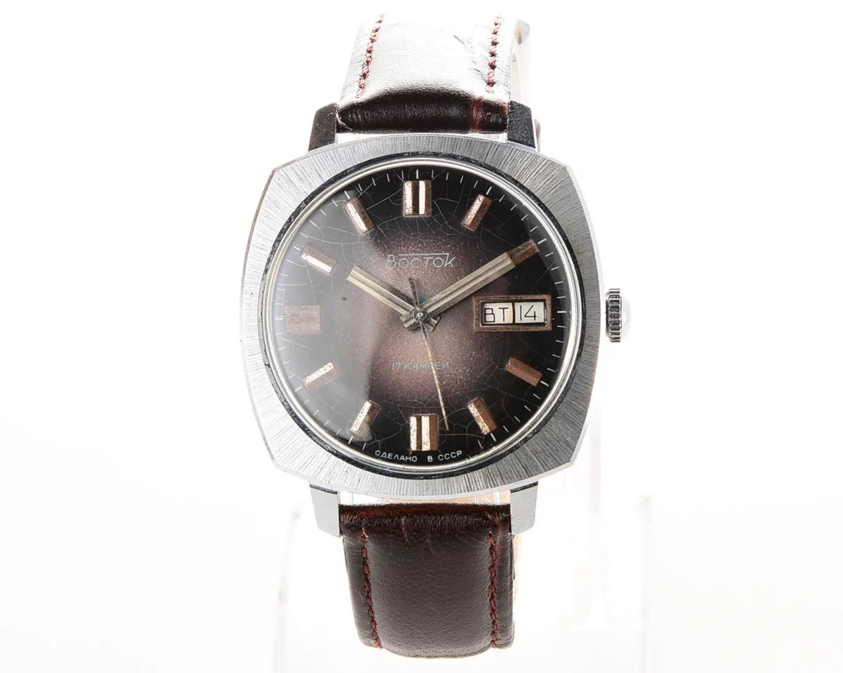 Rare: Vostok 2428 mechanical large vintage wrist watch with double calendar!