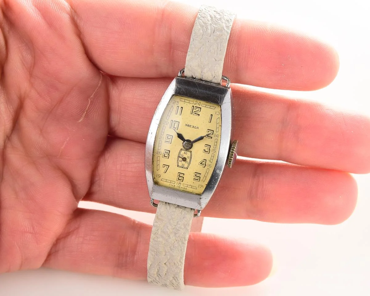 Vintage Soviet mechanical Zvezda watch, 3rd quarter of 1955