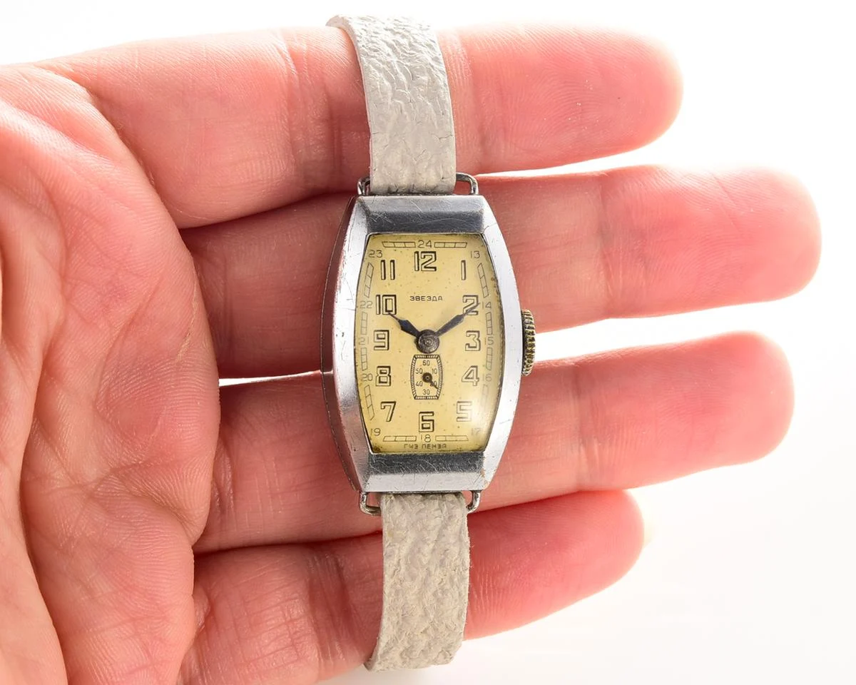 Vintage Soviet mechanical Zvezda watch, 3rd quarter of 1955