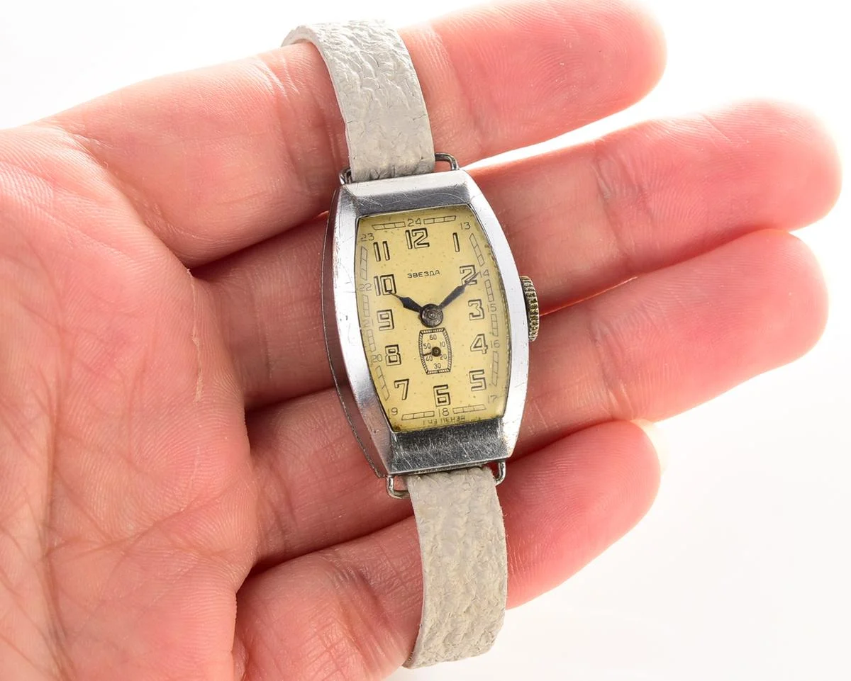 Vintage Soviet mechanical Zvezda watch, 3rd quarter of 1955
