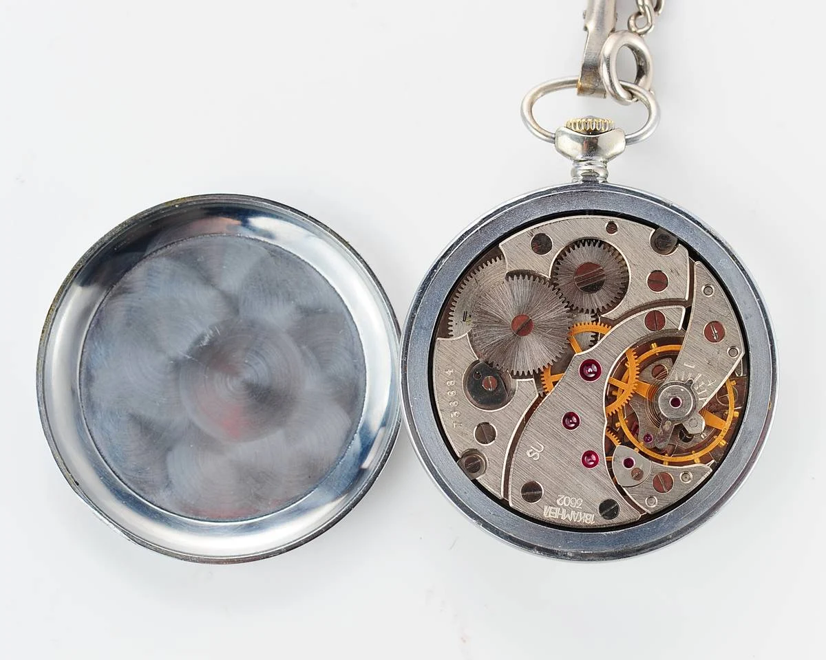 Rare: smaller diameter Soviet Molnija open face vintage pocket watch!