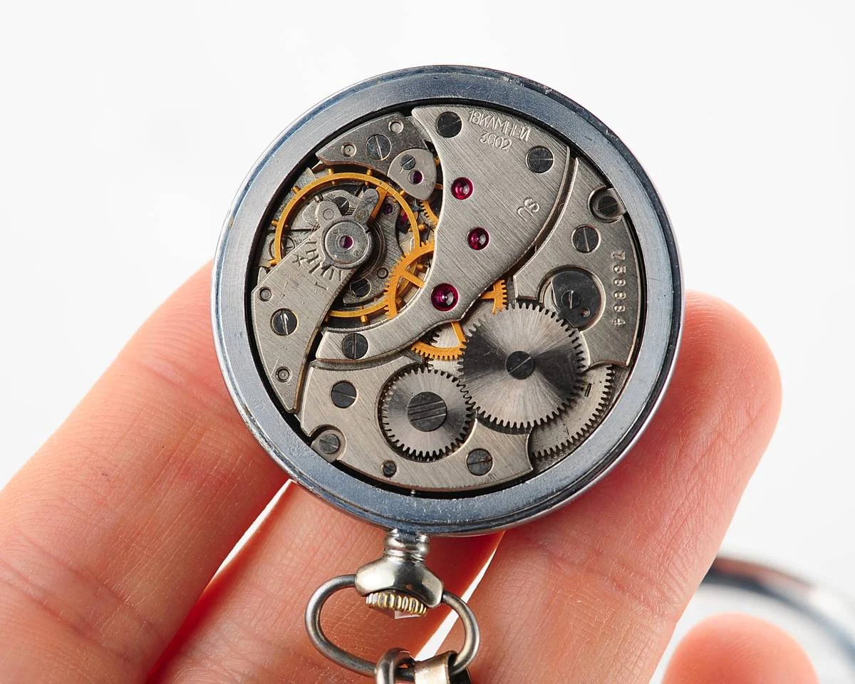 Rare: smaller diameter Soviet Molnija open face vintage pocket watch!