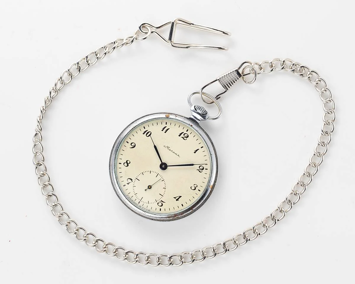 watch Molnija open face 10422-0013