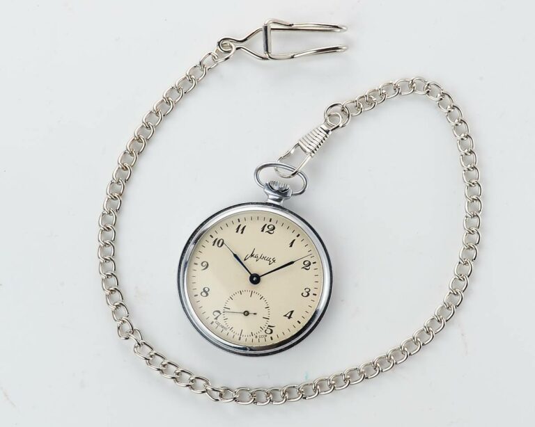 Molnija open face vintage soviet pocket watch