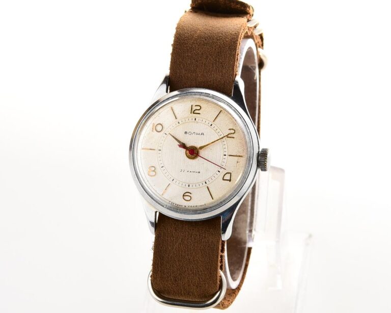 Soviet VOLNA 22 jewels vintage mechanical watch with NATO handmade genuine leather strap