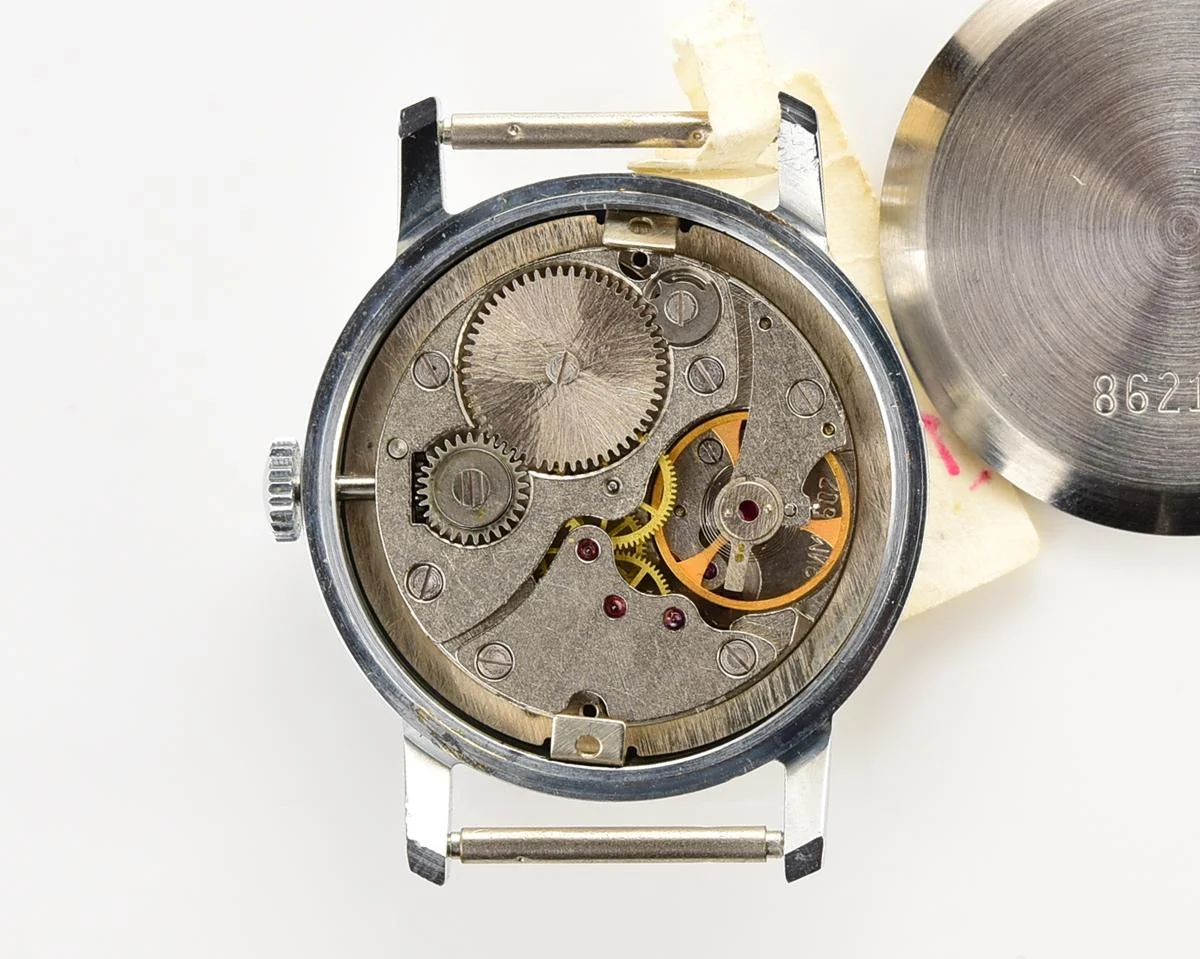 TIME CAPSULE: Soviet mechanical Pobeda watch in box – New Old Stock (NOS)!