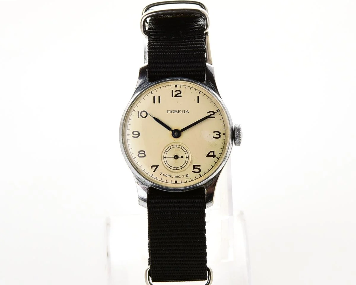 Soviet mechanical Pobeda wrist watch, 3rd quarter of 1954