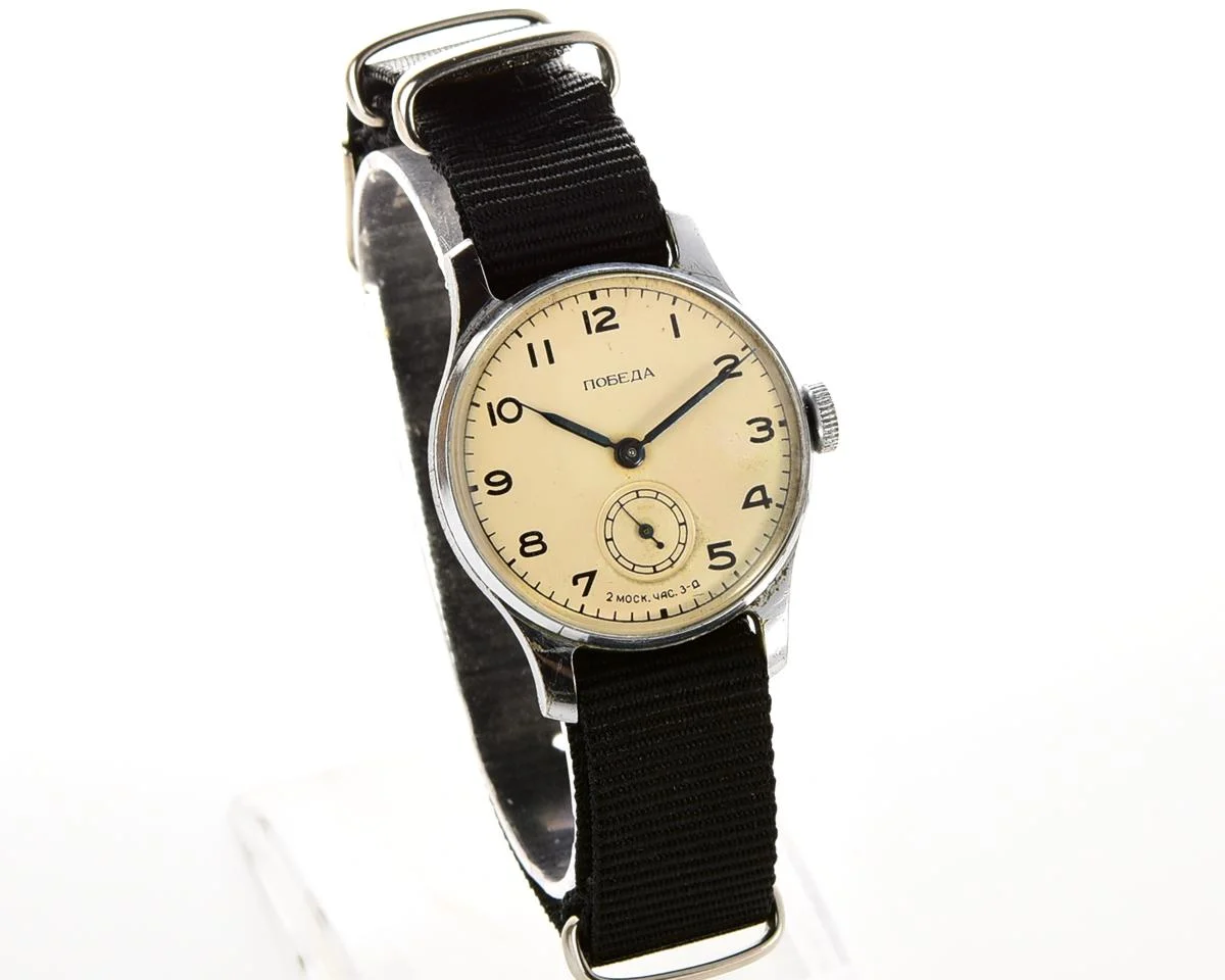 Soviet mechanical Pobeda wrist watch, 3rd quarter of 1954