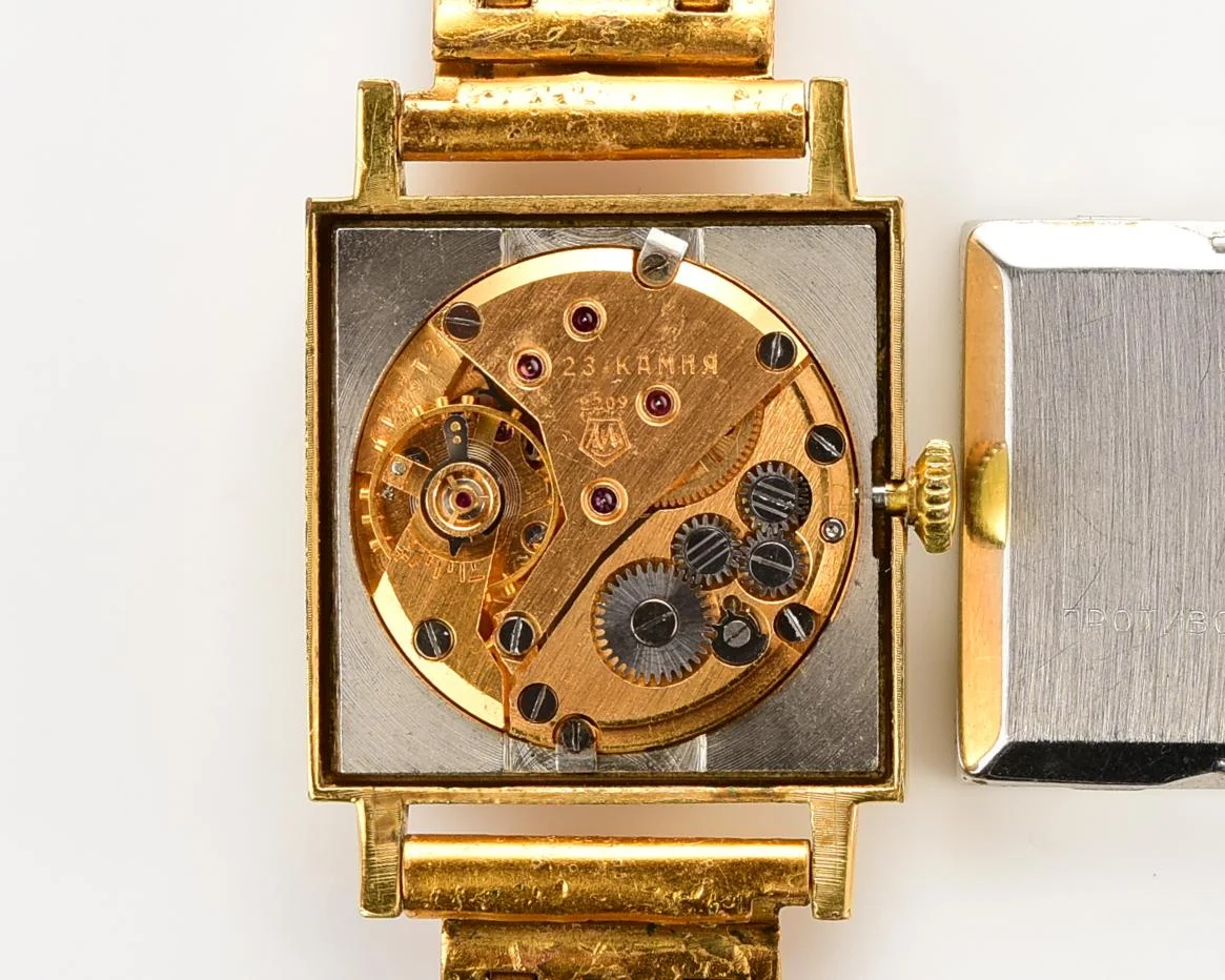 Rare! Beautiful vintage Poljot De Luxe mechanical gold-plated watch with original gold-plated bracelet