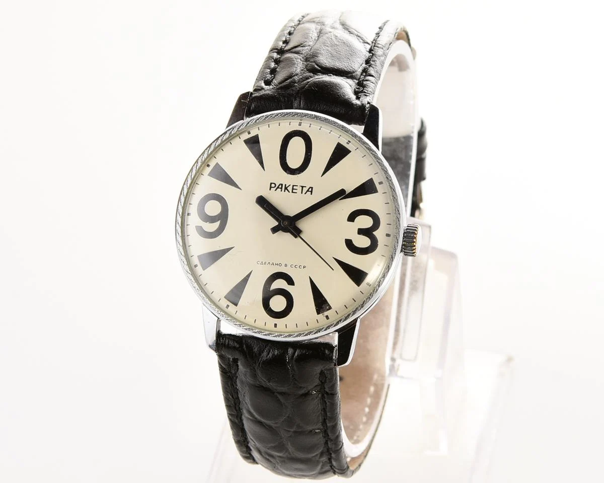 Vintage Soviet Raketa "big zero" - the illusive smaller version!