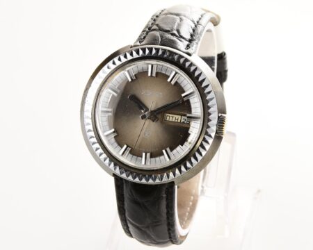 Large vintage RAKETA mechanical watch