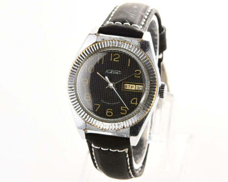 RAKETA vintage mechanical wrist watch with double calendar