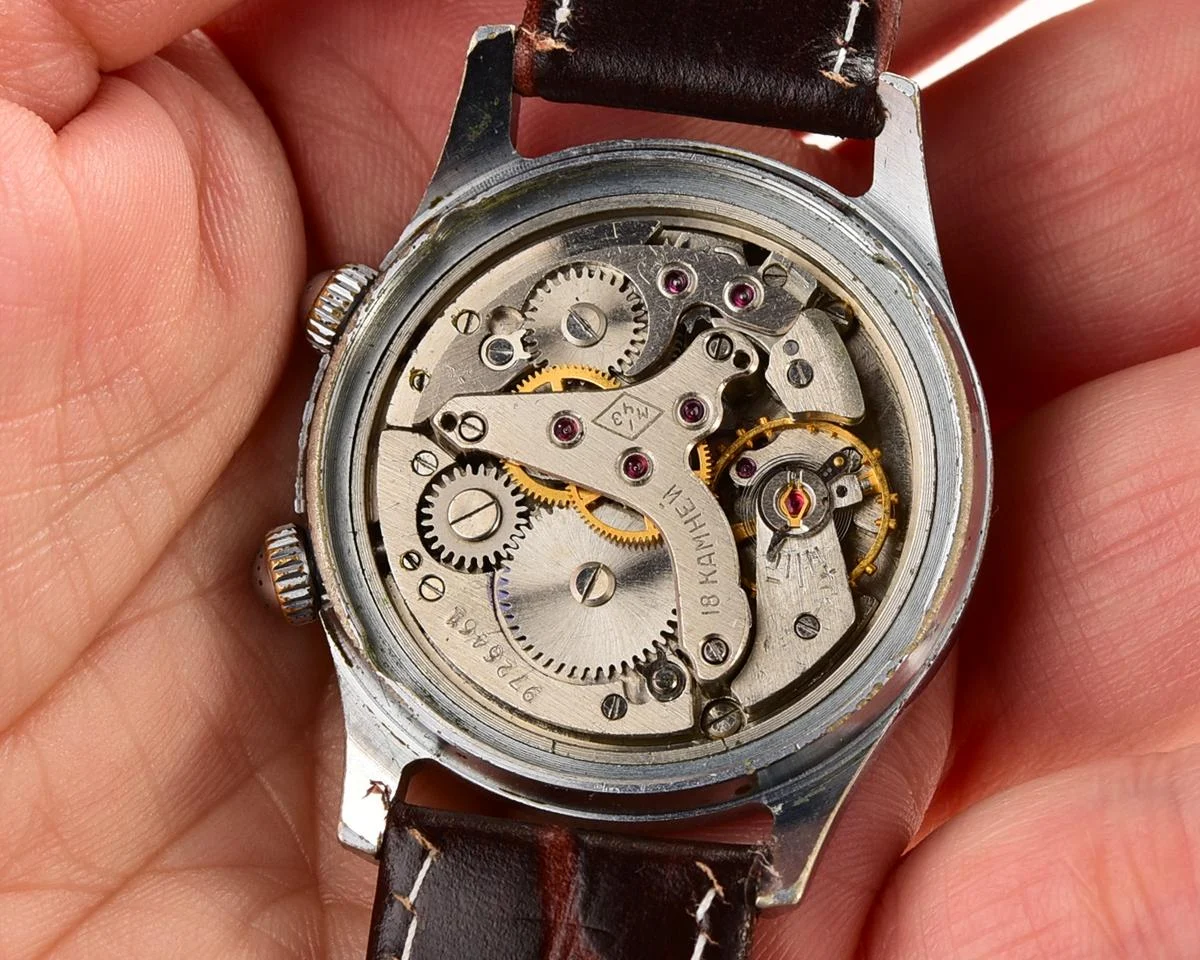Signal vintage mechanical watch with alarm function