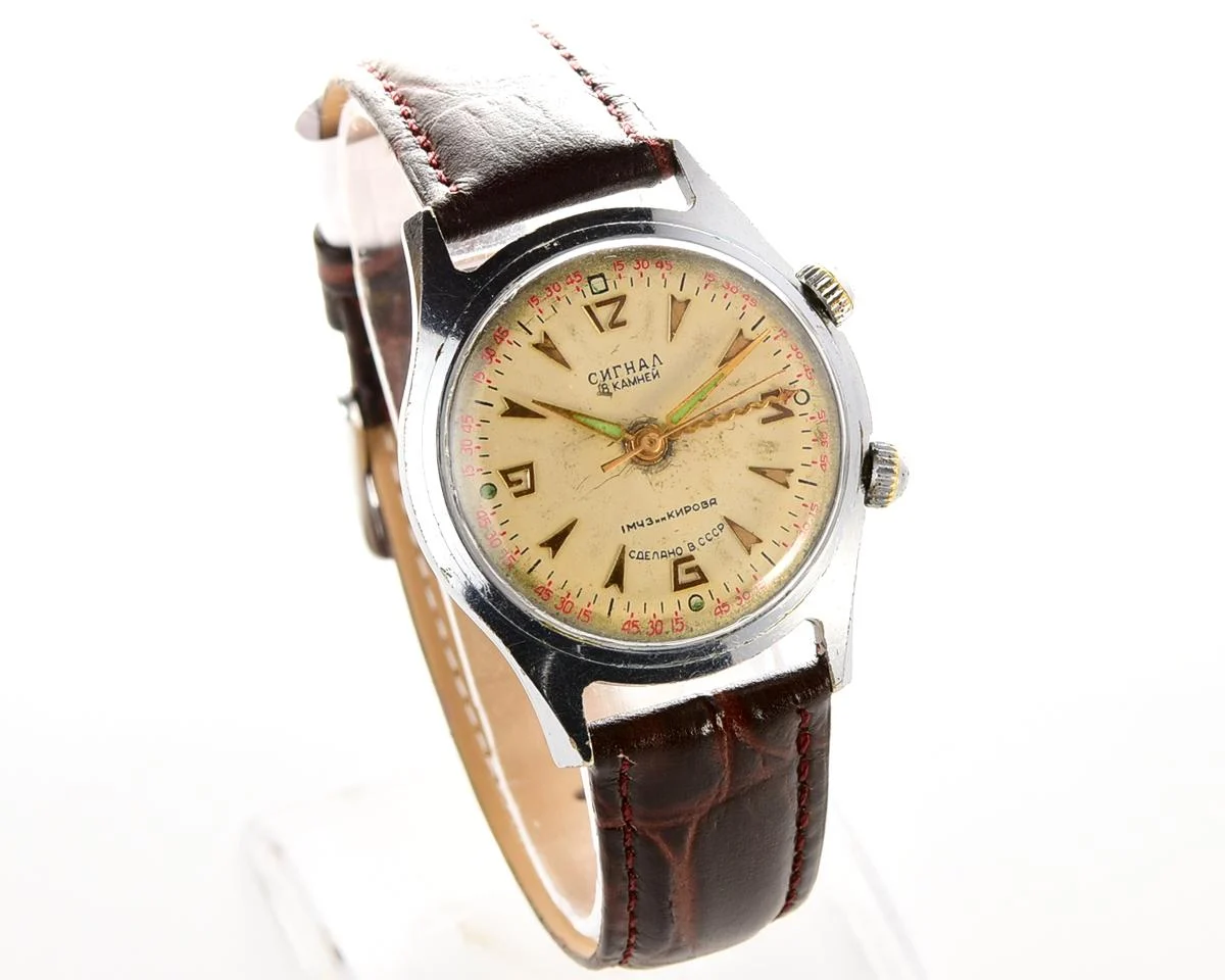Signal vintage mechanical watch with alarm function