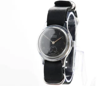 Vintage Soviet Mayak military style mechanical watch