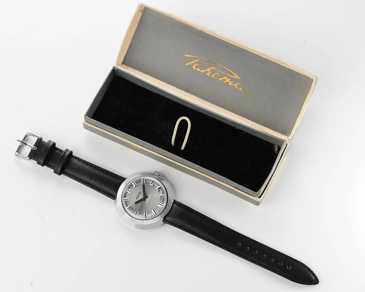 Excellent condition large vintage Soviet Raketa mechanical watch + box!