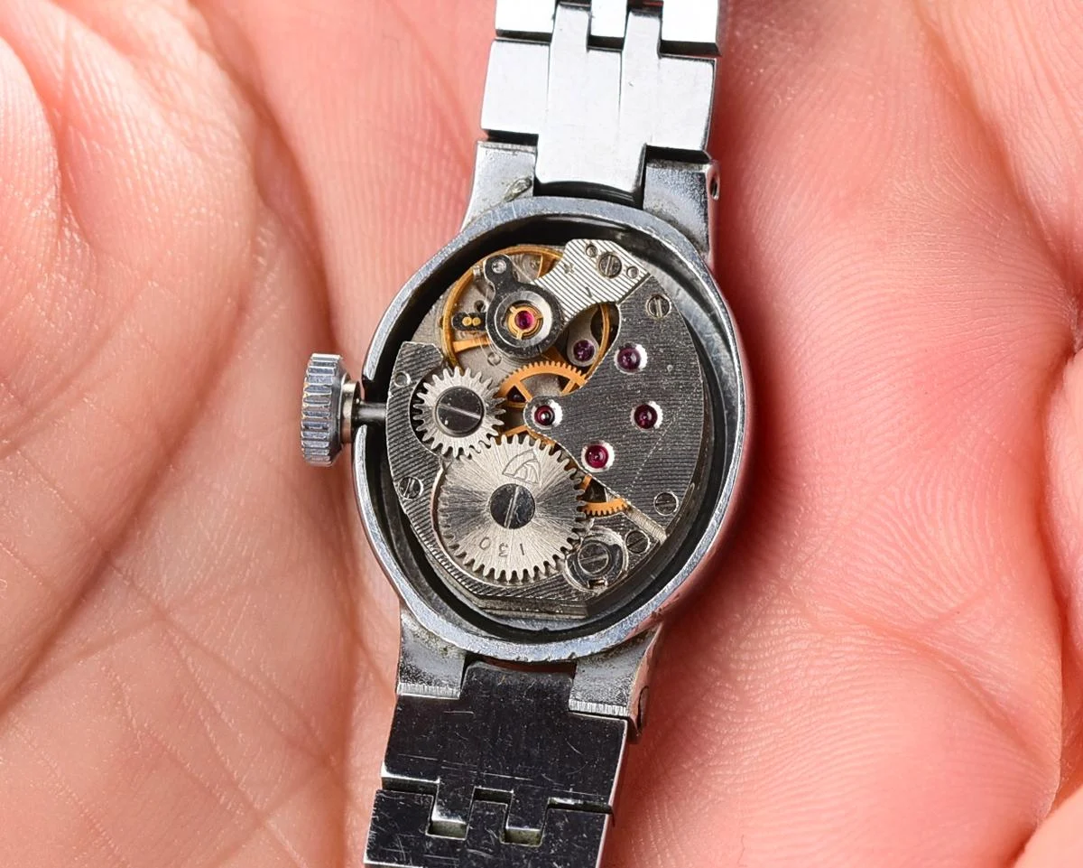 TIME CAPSULE: Chaika vintage wrist watch for ladies – New Old Stock (NOS)!