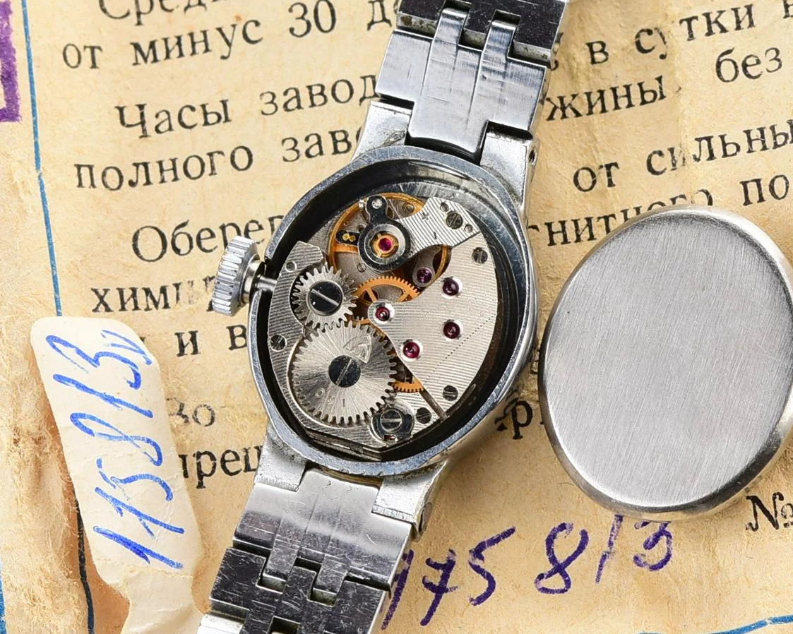 TIME CAPSULE: Chaika vintage wrist watch for ladies – New Old Stock (NOS)!