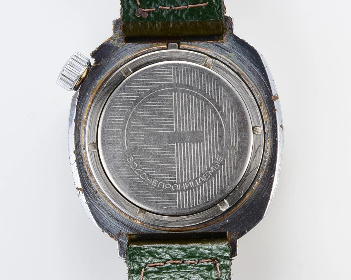 Vostok Komandirskie Tank mechanical watch limited series – “Zakaz MO CCCP”