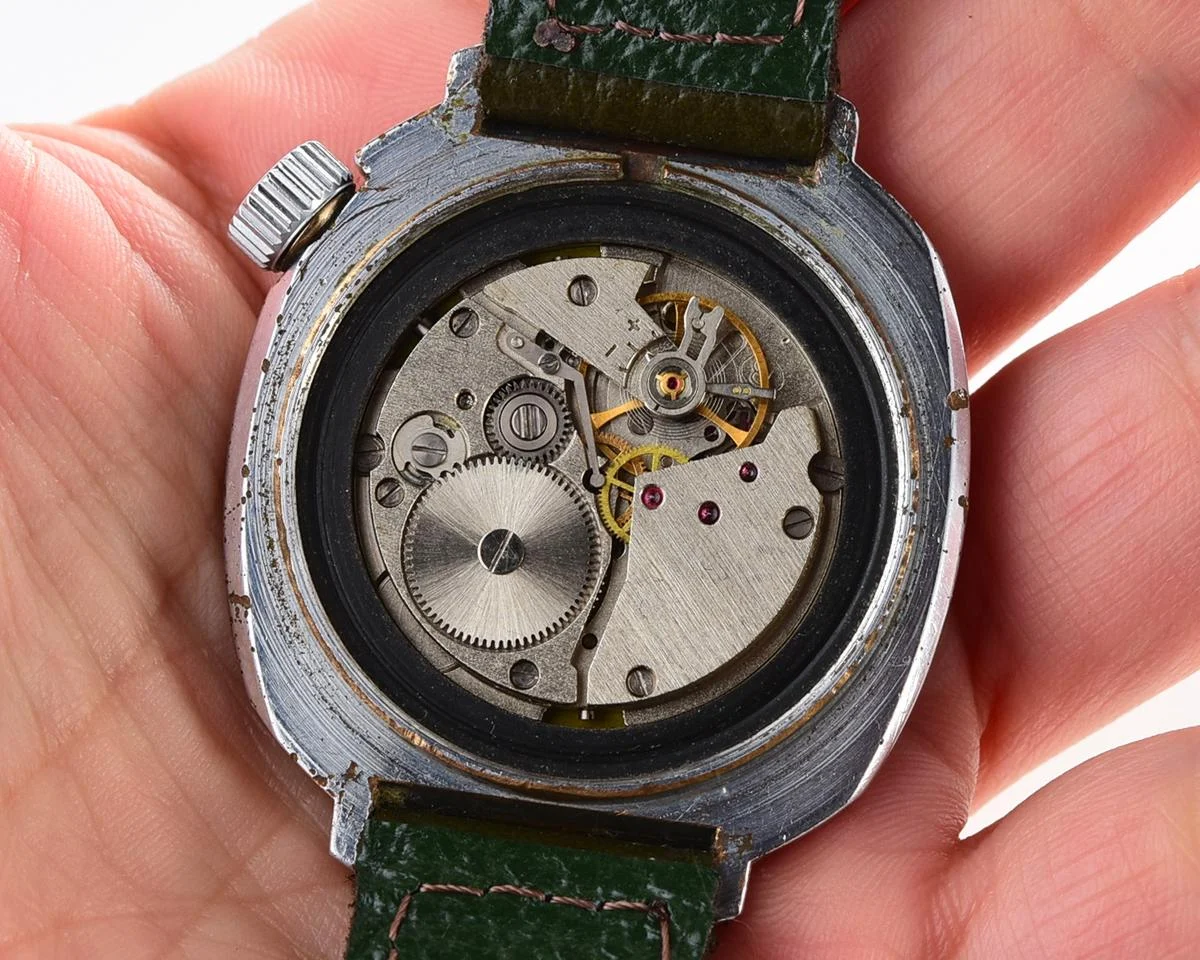 Vostok Komandirskie Tank mechanical watch limited series – “Zakaz MO CCCP”