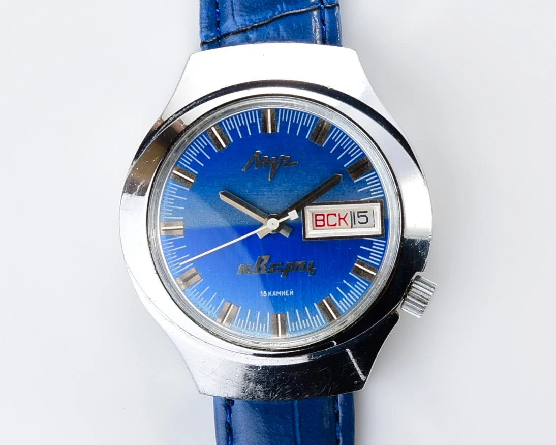 Rare Soviet vintage watch Luch with electro-mechanical hybrid 3055 movement