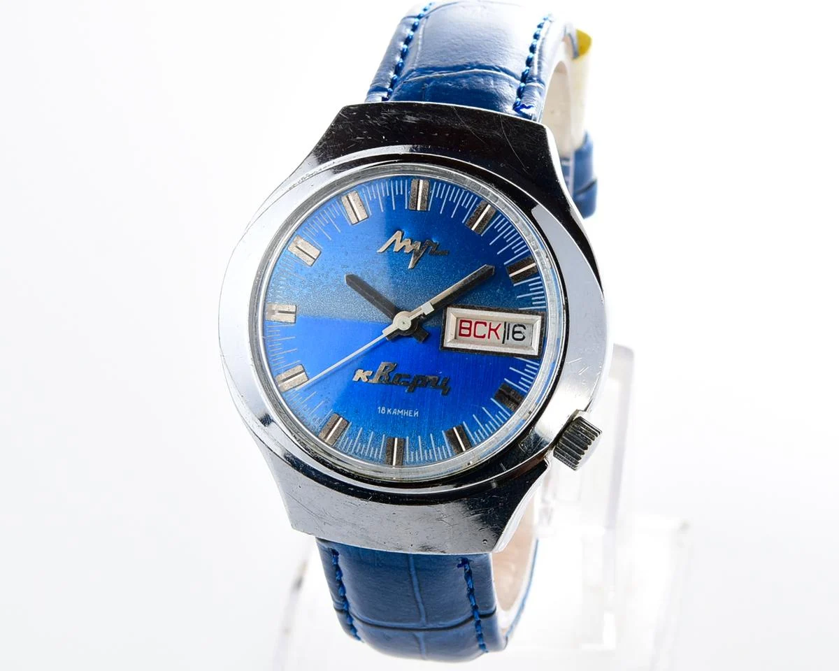 Rare Soviet vintage watch Luch with electro-mechanical hybrid 3055 movement