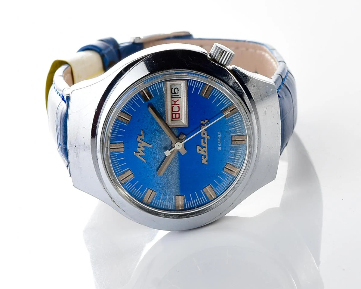 Rare Soviet vintage watch Luch with electro-mechanical hybrid 3055 movement