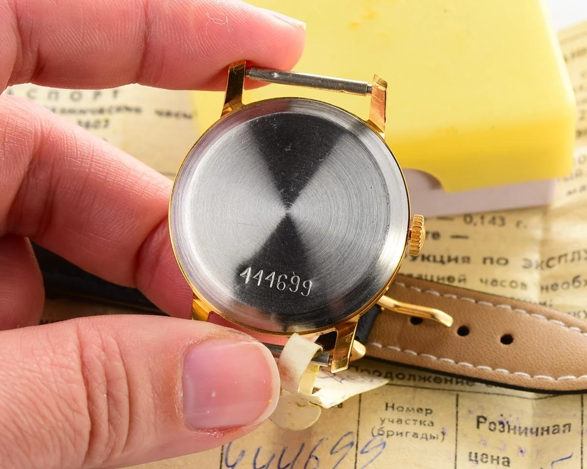 TIME CAPSULE: Soviet mechanical Pobeda watch in box – New Old Stock (NOS)!