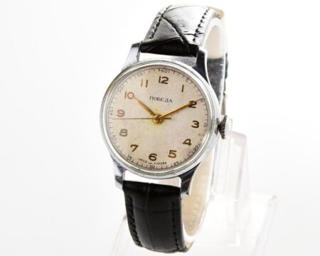 Vintage POBEDA watch with central seconds hand, 3rd quarter of 1954